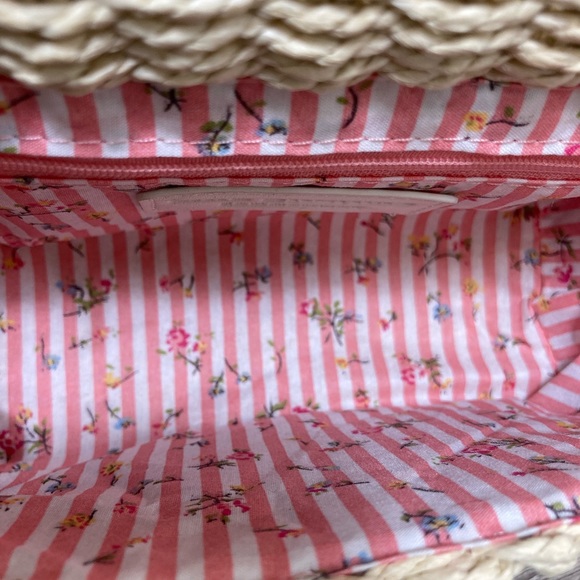 Natural/Ivory Sift Straw Purse w/Chain - Picture 6 of 16